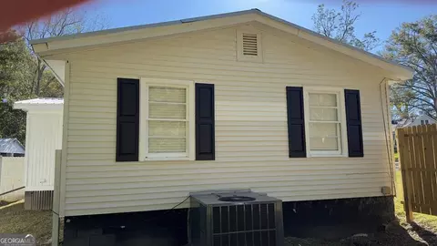 607 Bryan Ave, Union Point, GA 30669 photo 2