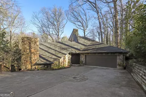 562 Pine Valley Rd SE, Marietta, GA 30067