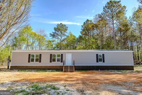 226 Mullis St, Dexter, GA 31019