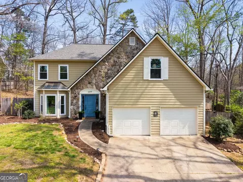 609 Farmbrook Trl NE, Kennesaw, GA 30144