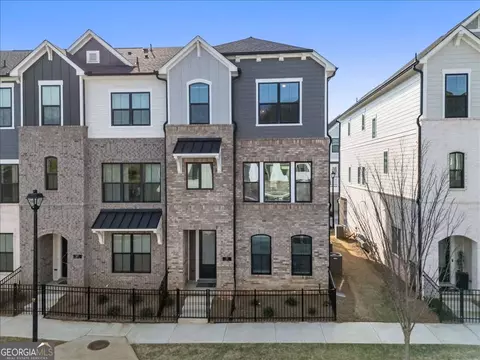 335 Walker Ave, Roswell, GA 30076