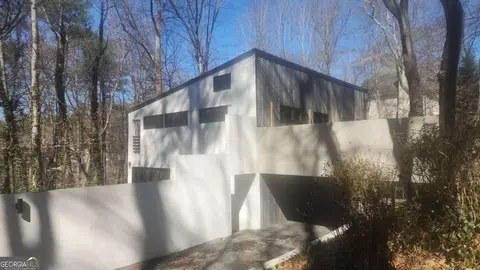 1153 Dawn View Ln NW, Atlanta, GA 30327