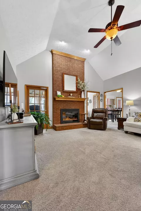 Living - 1106 Sequoia Trl, Mcdonough, GA 30252 photo 2 of 5