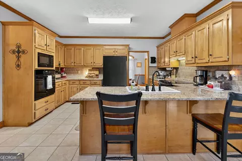 Kitchen - 1106 Sequoia Trl, Mcdonough, GA 30252 photo 4 of 6