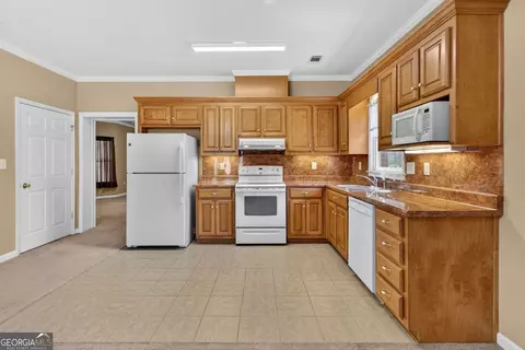 Kitchen - 1106 Sequoia Trl, Mcdonough, GA 30252 photo 6 of 6
