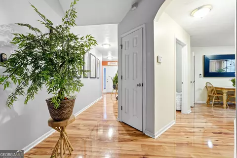 Entry Way - 20 Ivans Cir, Covington, GA 30016 photo 3 of 4
