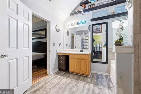 Entry Way - 20 Ivans Cir, Covington, GA 30016 photo 4 of 4