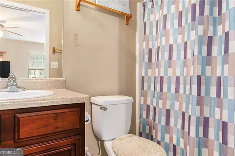 Bath - 1200 Pendley Pt, Hampton, GA 30228 photo 2 of 3