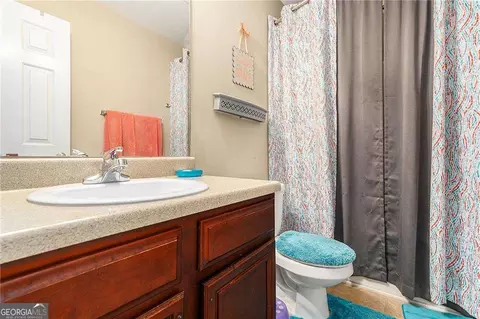 Bath - 1200 Pendley Pt, Hampton, GA 30228 photo 3 of 3