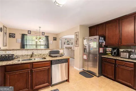 Kitchen - 1200 Pendley Pt, Hampton, GA 30228 photo 2 of 2