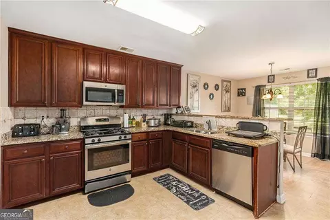 Kitchen - 1200 Pendley Pt, Hampton, GA 30228 photo 1 of 2