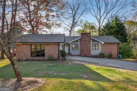 23 Stonewood Forest Rd, Toccoa, GA 30577