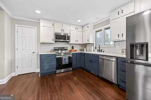 Kitchen - 23 Stonewood Forest Rd, Toccoa, GA 30577 photo 1 of 4