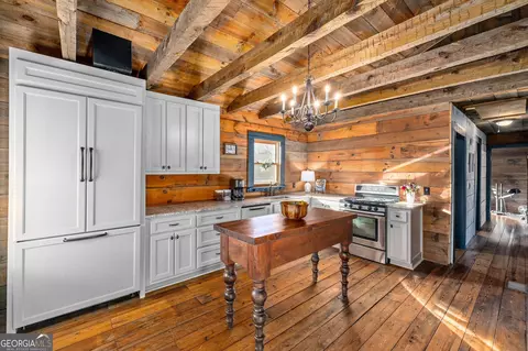 Kitchen - 28 Ayersville Rd, Toccoa, GA 30577 photo 1 of 2
