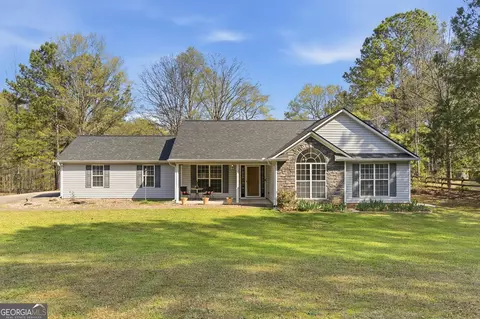 1255 Coan Dr, Locust Grove, GA 30248