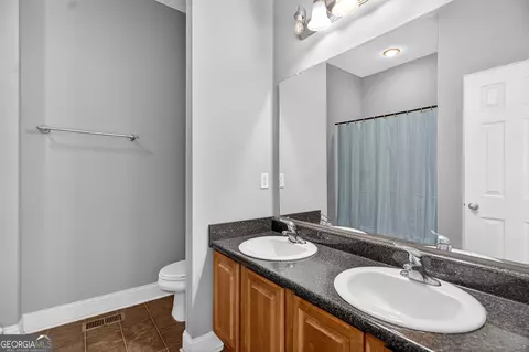 Bath - 606 S Lee St, Lagrange, GA 30240 photo 1 of 2