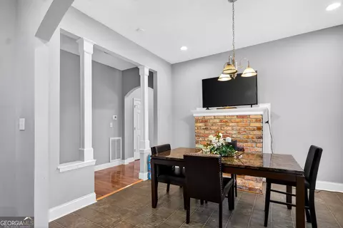 Dining - 606 S Lee St, Lagrange, GA 30240 photo 1 of 2