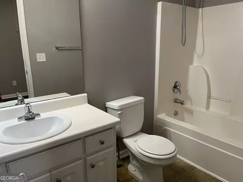 Bath - 503 Terrapin Ln, Winder, GA 30680 photo 3 of 3