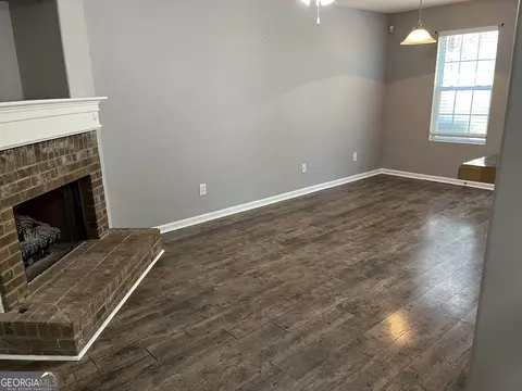 Living - 503 Terrapin Ln, Winder, GA 30680 photo 2 of 5