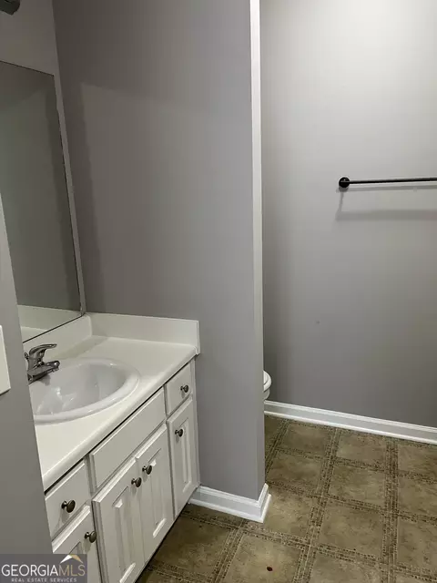 Bath - 503 Terrapin Ln, Winder, GA 30680 photo 1 of 3