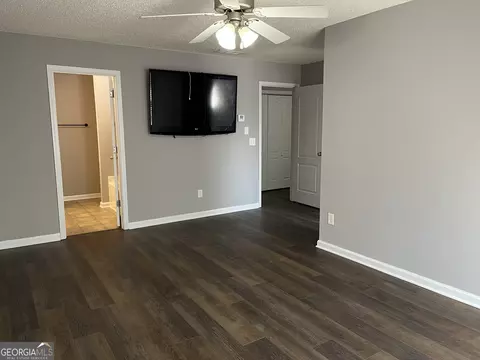 Living - 503 Terrapin Ln, Winder, GA 30680 photo 4 of 5