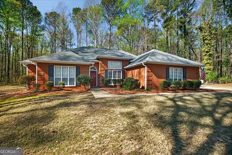 104 Independence Ct, Lagrange, GA 30240