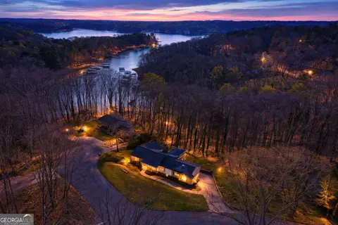 3302 Hickory Pt, Gainesville, GA 30506