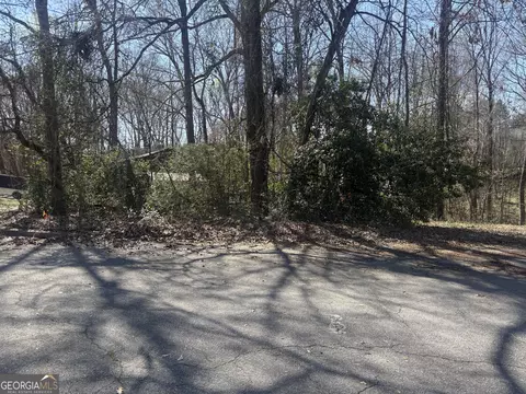 11005 Regents Ct, Hampton, GA 30228