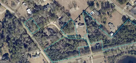 002 Gundy St, Glennville, GA 30427