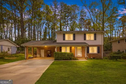 1373 Sanden Ferry Dr, Decatur, GA 30033