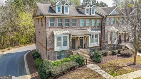 7910 Willoughby Ct, Alpharetta, GA 30005