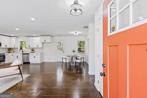 3252 Pinehill Dr, Decatur, GA 30032