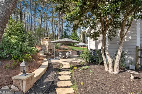 Exterior - 895 Riverhaven Dr, Suwanee, GA 30024 photo 2 of 11