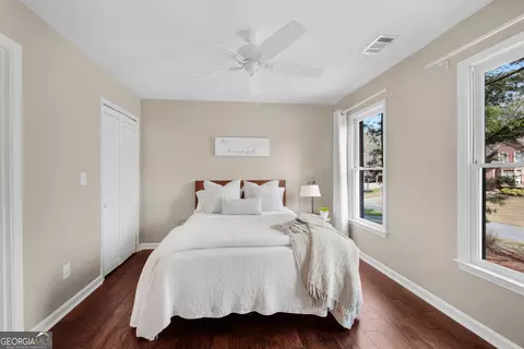 Bedroom - 895 Riverhaven Dr, Suwanee, GA 30024 photo 4 of 5