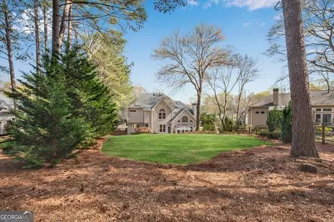 Exterior - 895 Riverhaven Dr, Suwanee, GA 30024 photo 7 of 11