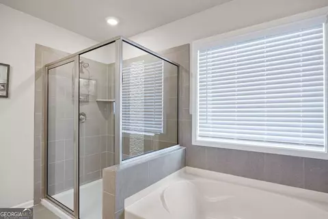 Bath - 641 Little Bear Loop, Canton, GA 30114 photo 3 of 4