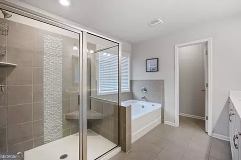 Bath - 641 Little Bear Loop, Canton, GA 30114 photo 2 of 4