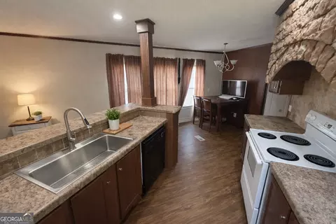 2811 Lyons Center Rd, Lyons, GA 30436 photo 4