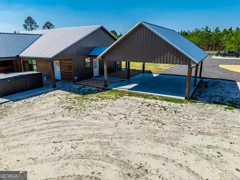 Exterior - 4701 Riggins Rd, Blackshear, GA 31516 photo 7 of 12