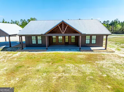 Exterior - 4701 Riggins Rd, Blackshear, GA 31516 photo 10 of 12