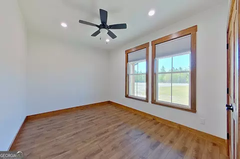 Bedroom - 4701 Riggins Rd, Blackshear, GA 31516 photo 2 of 4