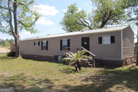 514 Walker Ln, Baxley, GA 31513