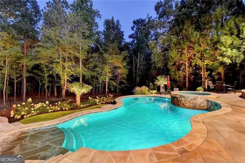 Exterior - 8760 Colonial Pl, Duluth, GA 30097 photo 4 of 14