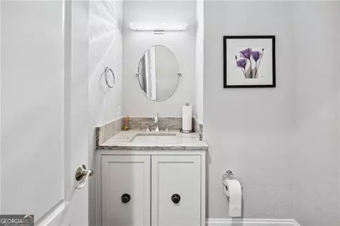 Bath - 8760 Colonial Pl, Duluth, GA 30097 photo 5 of 10