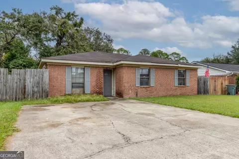 251 Garden Cir, Hinesville, GA 31313