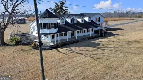 1832 Douglas Hwy, Hazlehurst, GA 31539