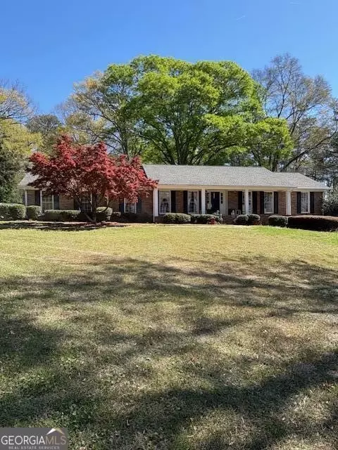 462 Dogwood Dr NW, Lilburn, GA 30047