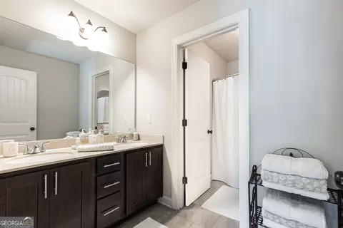 Bath - 620 Creekside Trce, Covington, GA 30014 photo 3 of 3