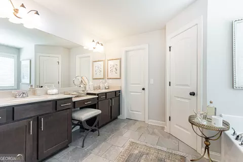 Bath - 620 Creekside Trce, Covington, GA 30014 photo 2 of 3