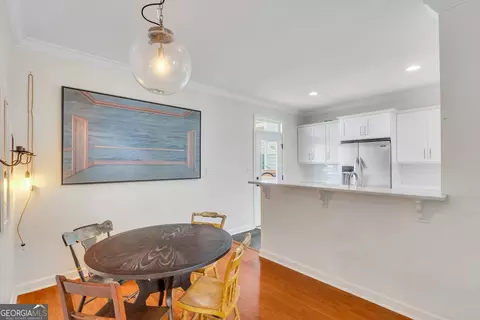 Dining - 218 E 33rd St, Savannah, GA 31401 photo 2 of 2
